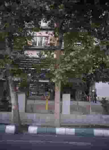 کتاب فروشی منوچهر در انقلاب