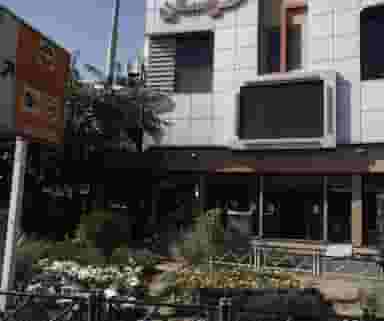 ساعت فروشی در قیام