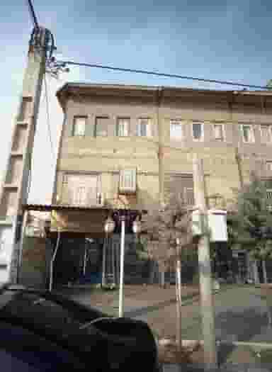 پیرایش گلها در شهید محلاتی