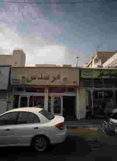 فروشگاه مرسدس در قیام