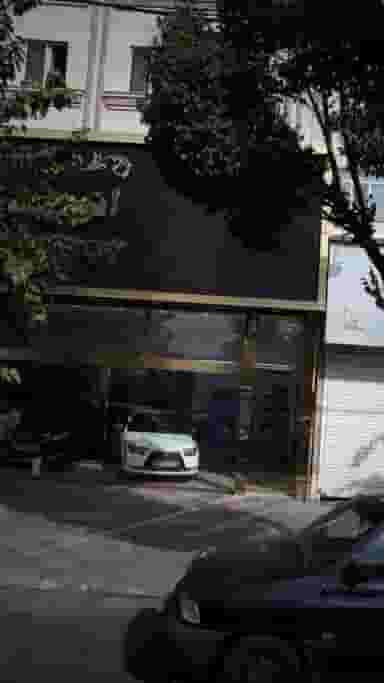 نمایشگاه اتومبیل شکوری در آهنگ شرقی