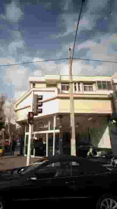 فروشگاه خودرو کلاسیک در نیلوفر