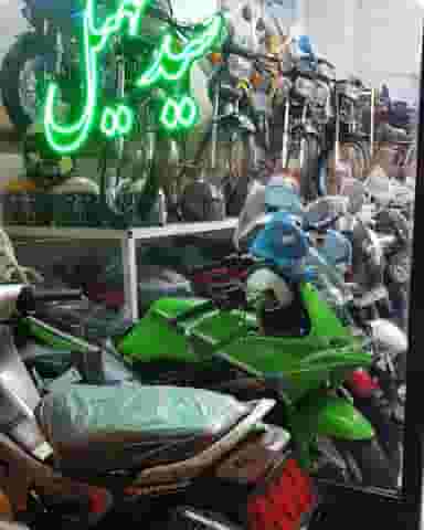 فروشگاه موتور سیکلت سید سهیل در مظاهری