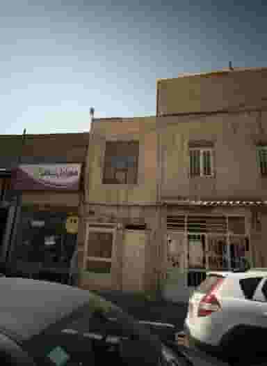 فروشگاه پوشاک در حسین آباد