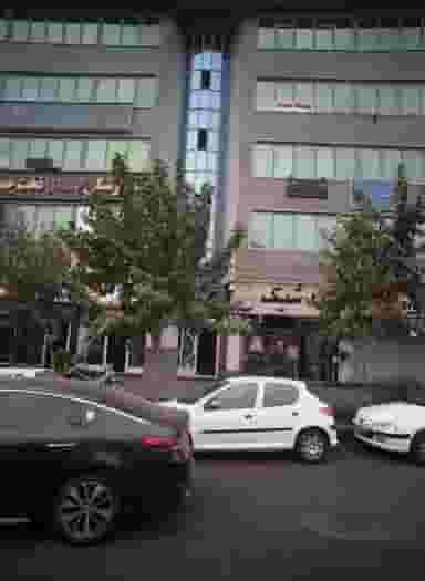 فروشگاه پوشاک مرد شیک در سازمان برنامه شمالی