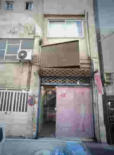 لباس زیر صورتی در افسریه جنوبی