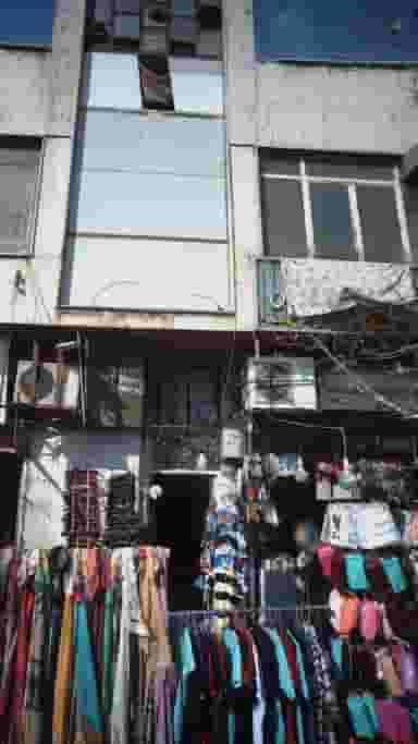 فروشگاه لباس در دهقان