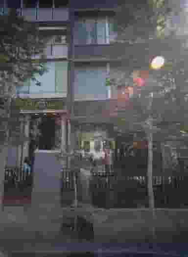 فروشگاه مانتو در انقلاب