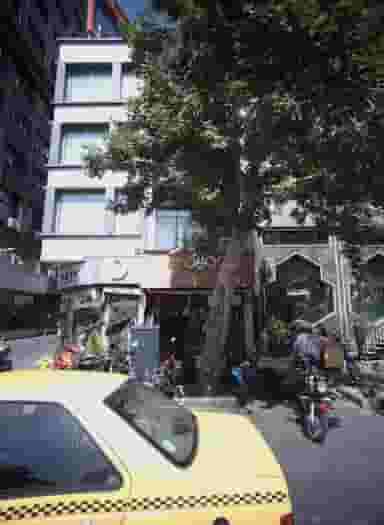 فروشگاه پوشاک هلال در فردوسی