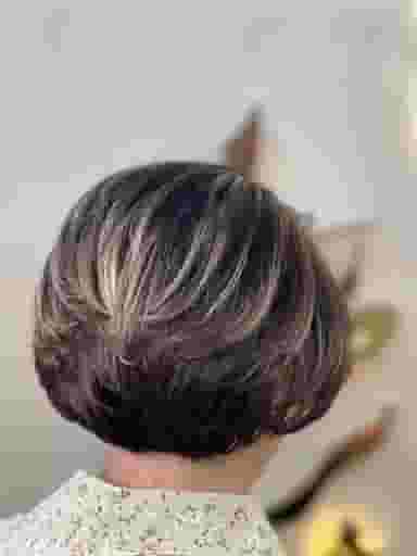 سالن زیبایی بانوان پرطلایی در کوی ولیعصر مشهد 