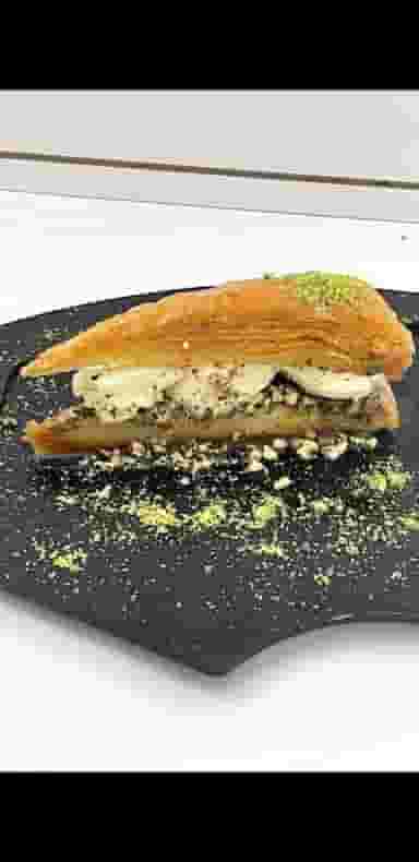 بستنی سرای مشتاق در محله فتح آباد اصفهان 