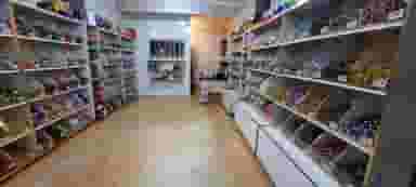 سرزمین شکلات در محله گل محمدی اصفهان 