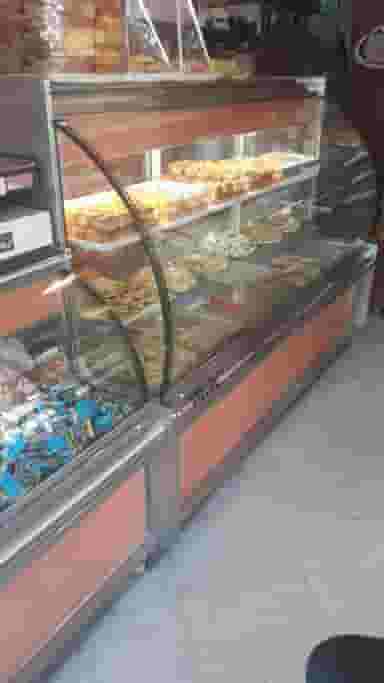 گزوشیرینی بیتا در محله لاله اصفهان 