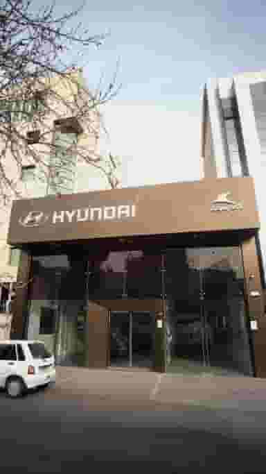 شوروم مرکزی هیوندای کرمان موتور در آرژانتین