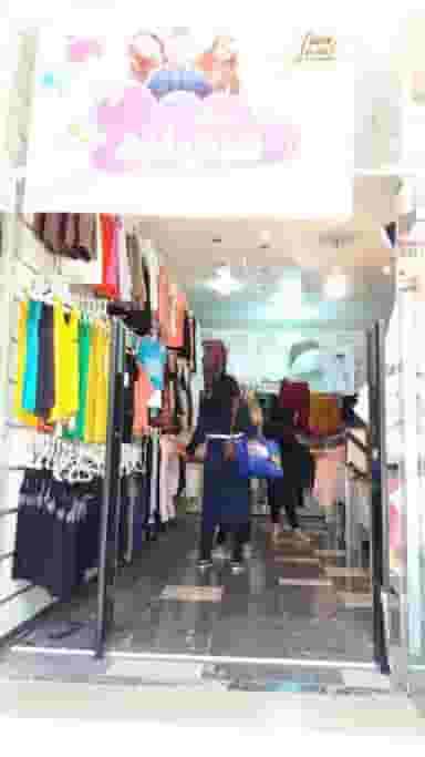 پوشاک بچه گانه فری لند در محله خرم اصفهان 