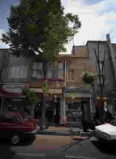 فروشگاه پوشاک در کارون جنوبی