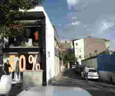 فروشگاه پوشاک فانوس در حکمت