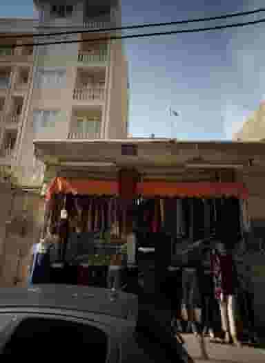 فروشگاه پوشاک و آرایشی در شبیری