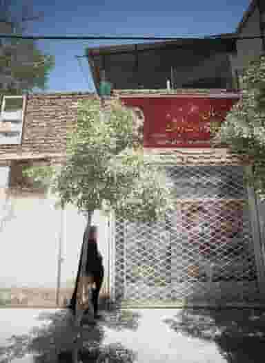 سالن زیبایی دنایت ویولت در محله نیزه مشهد 