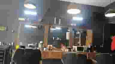 آرایشگاه جوان در محله هفت تیر مشهد 