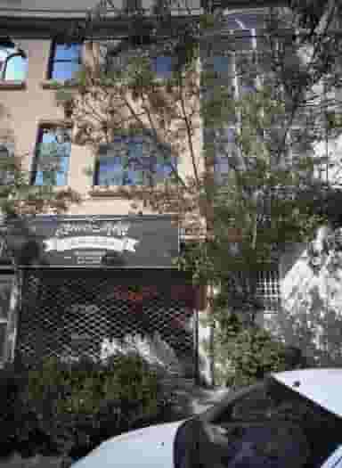 آرایشکده مسیح در محله چهارچشمه مشهد 