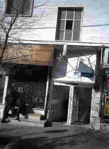 فروشگاه پوشاک آریان در صادقیه