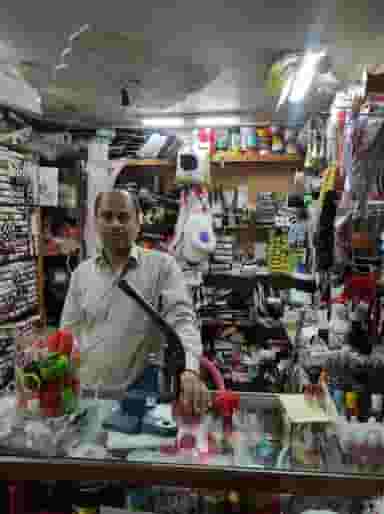 خرازی و دکمه سرا مهدوی در گلزار اصفهان