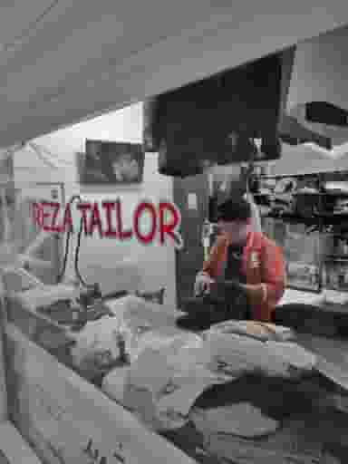 خیاطی رضا در باغ زرشک اصفهان