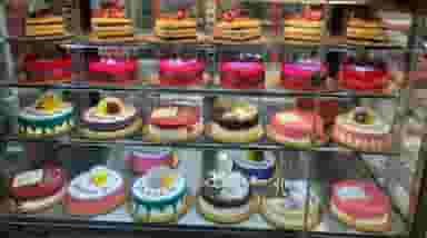 قنادی ترنج در شهید بهشتی مشهد