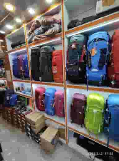 فروشگاه لوازم کوهنوردی و کمپینگ باتیس شاپ در بازار اصفهان