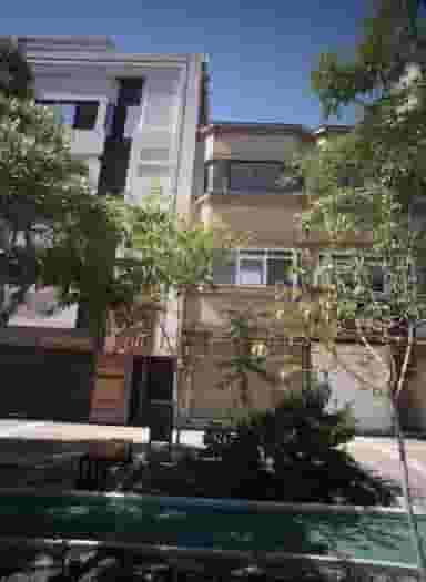 مطب دکتر شهلا سخائی در هنرستان مشهد