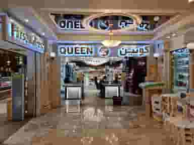 مرکز تجاری کویین در الهیه تهران