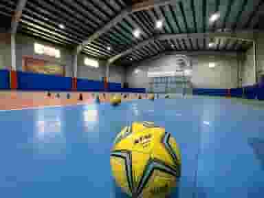 مدرسه فوتسال بانوان سپیدار البرز در حصارک بالا کرج