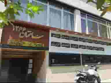 مطب دکتر امیر هوشنگ احسانی در ونک تهران