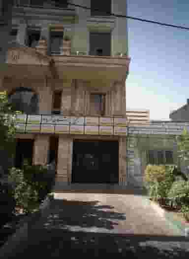 دکتر نوشین سنگول در ونک تهران