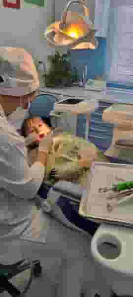 مطب دندانپزشکی دکتر فرسادنیا کوی کارمندان جنوبی کرج