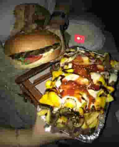 فول برگر در شیخ صدوق اصفهان