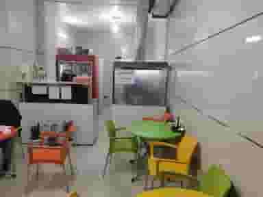 فلافلی علی آبادانی در مارچین اصفهان