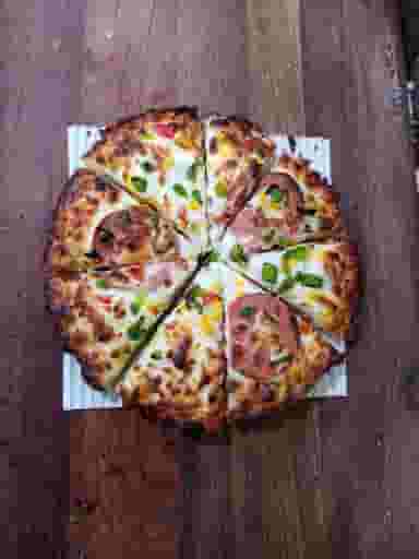 پیتزا وان لاین در شاهین ویلا کرج