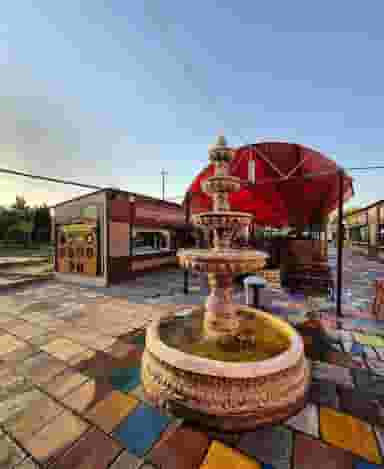 فست فود مَه کوک در فاز سه گوهردشت کرج