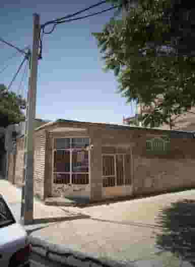 ساندویچی سلف سرویس در انقلاب مشهد