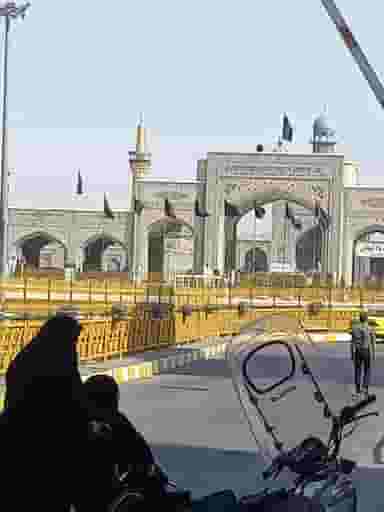 فست فود زیتون لبنان در چهارباغ مشهد