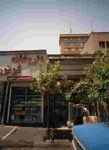 فروشگاه رنگ و ابزار در ولیعصر تهران