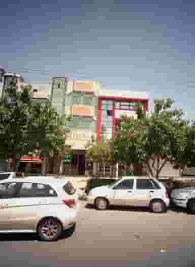 شیشه قائم در انقلاب مشهد