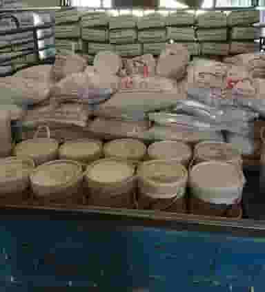 پخش چسب کاشی سرامیک و عایق آب بندی در باغ فدک اصفهان