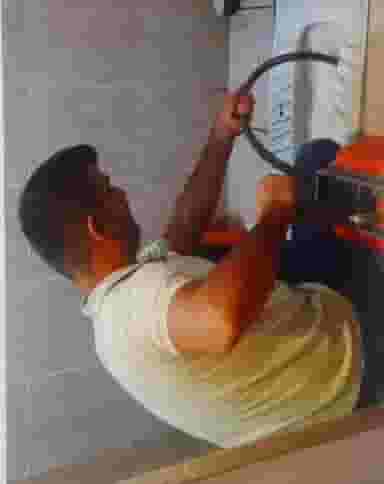 لوله بازکنی آبشار اول در گبر آباد اصفهان