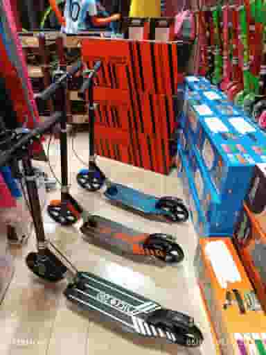 فروشگاه ورزشی پیروزی در اشراق اصفهان