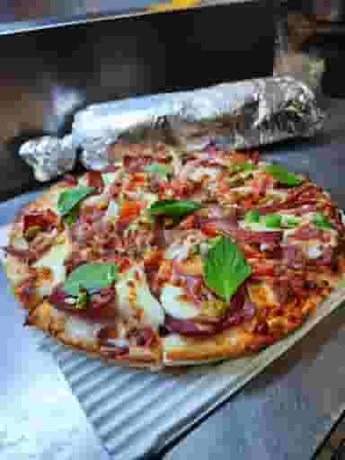 رستوران دهه شصت در جماران تهران