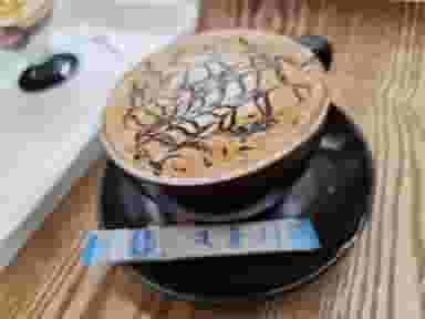 بستنی داداش علی در زنبیل آباد قم