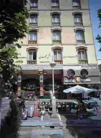 برگر در ولیعصر تهران